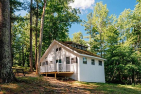Cabin on Beautiful Arbutus Lake near Traverse City
